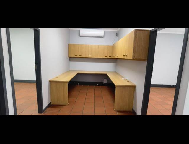 BUSINESS PROPERTY TO RENT IN DIE HOEWES